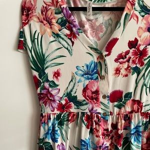 Wren and Ivory flower dress, size medium